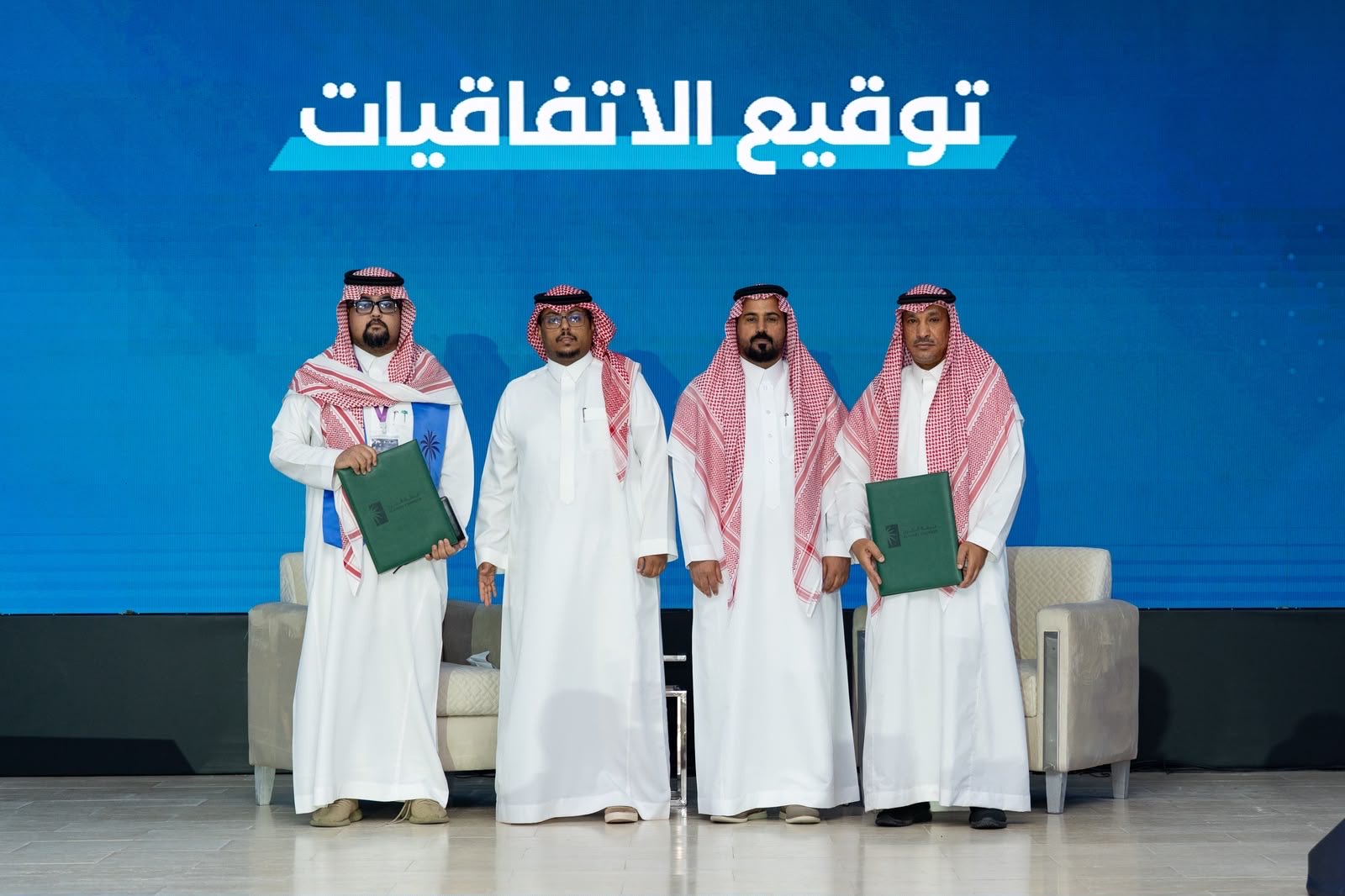 صورة توقيع الاتفاقية بين تنمية اليمامة ومنصة لافي في المنتدى